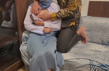 Guru Seksi Menggoda Murid di Seragam Sekolah – Skandal Panas Terbaru